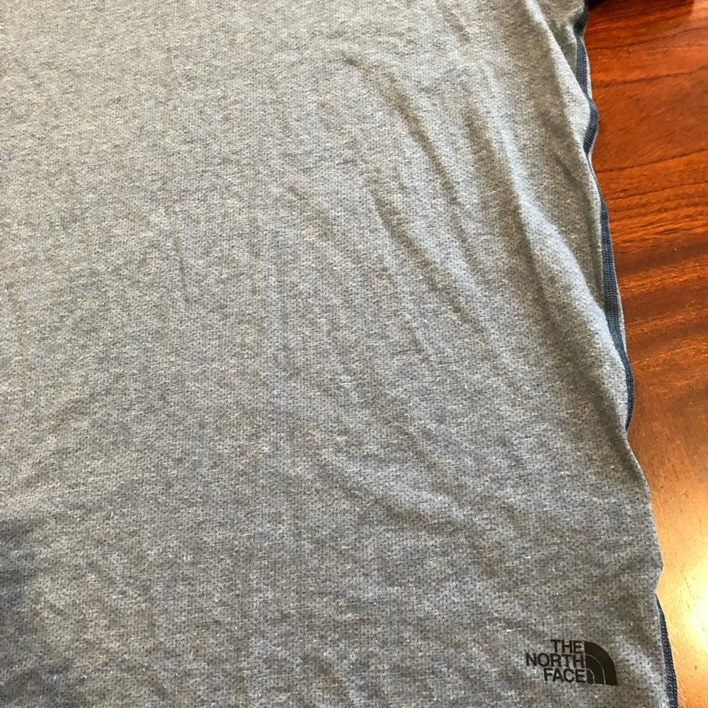 North Face Mens flash dry‎ shirt size large